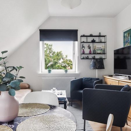 Lovely Top Floor Apart Copenhagen Near Airport, Metro And The Beach Kültér fotó